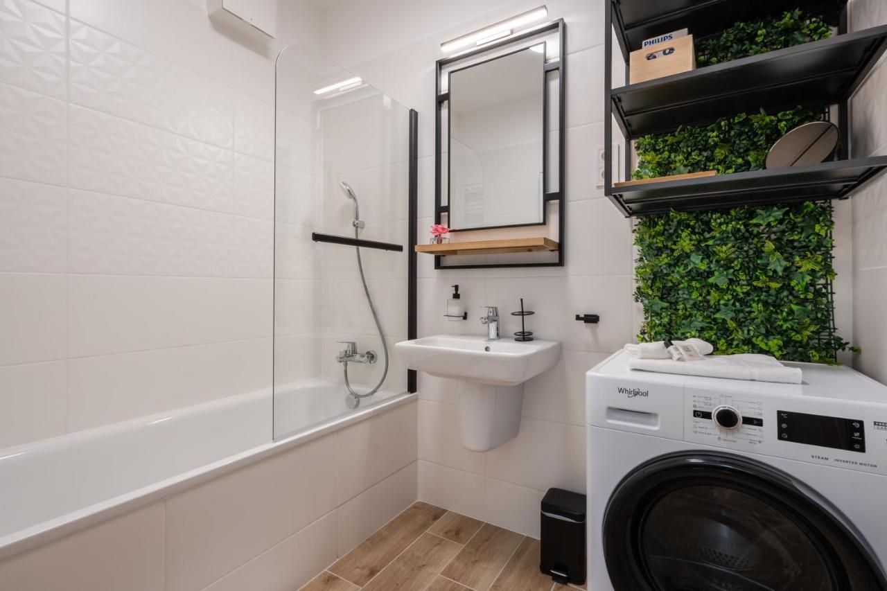 Westside River Apartment Budapest Bagian luar foto