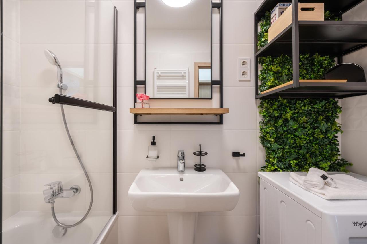 Westside River Apartment Budapest Bagian luar foto